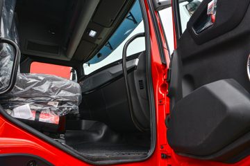 �������ó� ����KL�ؿ� 500���� 4X2 LNG�Զ���ǣ����(Һ��)ͼƬ