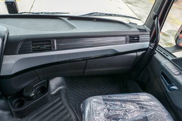 �������ó� ����KL�ؿ� 500���� 4X2 LNG�Զ���ǣ����(Һ��)ͼƬ