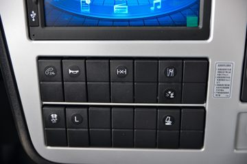 �������ó� ����KL�ؿ� 500���� 4X2 LNG�Զ���ǣ����(Һ��)ͼƬ