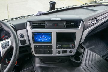 �������ó� ����KL�ؿ� 500���� 4X2 LNG�Զ���ǣ����(Һ��)ͼƬ