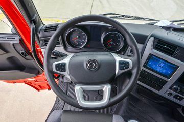 �������ó� ����KL�ؿ� 500���� 4X2 LNG�Զ���ǣ����(Һ��)ͼƬ