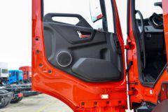 东风商用车 天龙KL重卡 500马力 4X2 LNG自动档牵引车(液缓)(DFH4180D6)