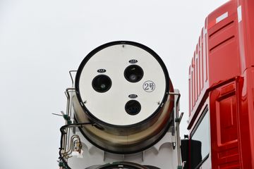 �������ó� ����KL�ؿ� 500���� 4X2 LNG�Զ���ǣ����(Һ��)ͼƬ