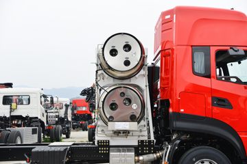 �������ó� ����KL�ؿ� 500���� 4X2 LNG�Զ���ǣ����(Һ��)ͼƬ