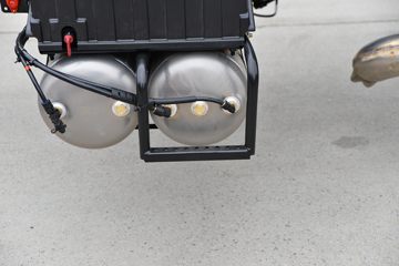 �������ó� ����KL�ؿ� 500���� 4X2 LNG�Զ���ǣ����(Һ��)ͼƬ