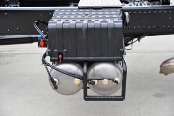 �������ó� ����KL�ؿ� 500���� 4X2 LNG�Զ���ǣ����(Һ��)ͼƬ