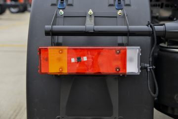 �������ó� ����KL�ؿ� 500���� 4X2 LNG�Զ���ǣ����(Һ��)ͼƬ