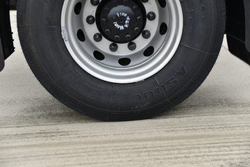 �������ó� ����KL�ؿ� 500���� 4X2 LNG�Զ���ǣ����(Һ��)ͼƬ