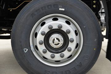 �������ó� ����KL�ؿ� 500���� 4X2 LNG�Զ���ǣ����(Һ��)ͼƬ