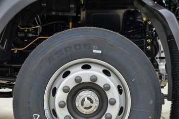 �������ó� ����KL�ؿ� 500���� 4X2 LNG�Զ���ǣ����(Һ��)ͼƬ