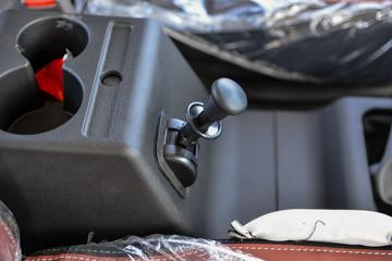 ����ʮͨ ����� 240���� 4X2 ƽ�����䳵(STQ5188TPBN6)ͼƬ