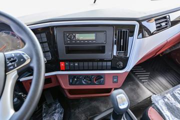 ����ʮͨ ����� 240���� 4X2 ƽ�����䳵(STQ5188TPBN6)ͼƬ