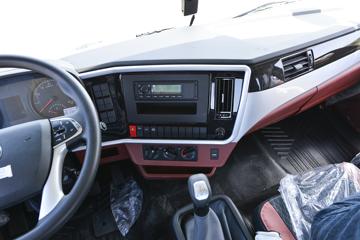 ����ʮͨ ����� 240���� 4X2 ƽ�����䳵(STQ5188TPBN6)ͼƬ