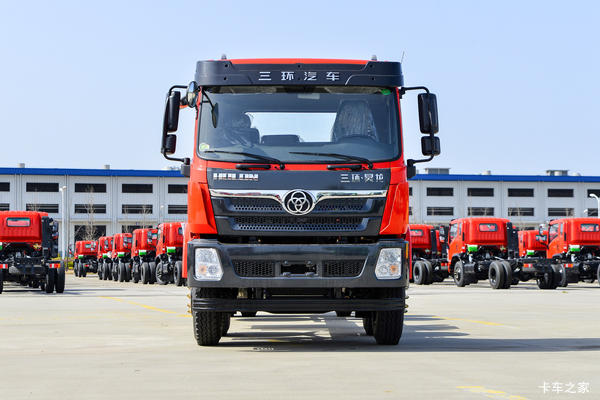 三环十通 昊龙 豪华版 270马力 6X2 4.5米栏板载货车