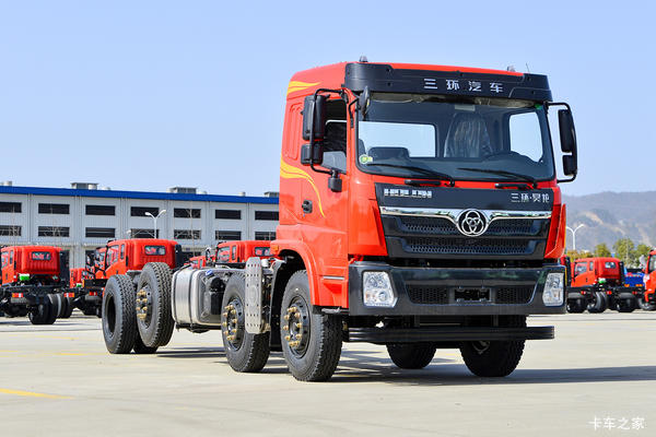 三环十通 新昊龙 豪华版 270马力 8X2 7.6米厢式载货车(国六)