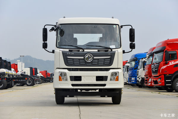 东风商用车 天锦VR 4L柴油 170马力 4X2 东风6档 6.75米排半厢式载货车