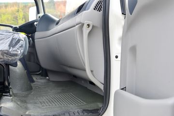 �������ó� ���VR 210���� 4X2 6.2����ʽ�ػ���ͼƬ