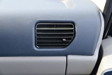 �������ó� ���VR 210���� 4X2 6.2����ʽ�ػ���ͼƬ