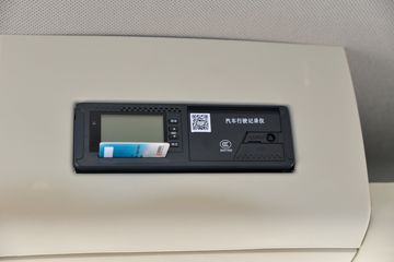 �������ó� ���VR 210���� 4X2 6.2����ʽ�ػ���ͼƬ