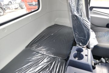 �������ó� ���VR 210���� 4X2 6.2����ʽ�ػ���ͼƬ