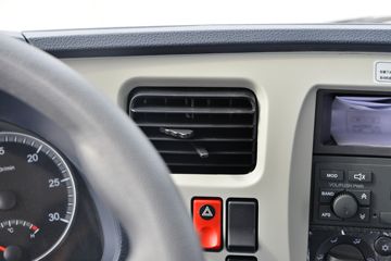 �������ó� ���VR 210���� 4X2 6.2����ʽ�ػ���ͼƬ