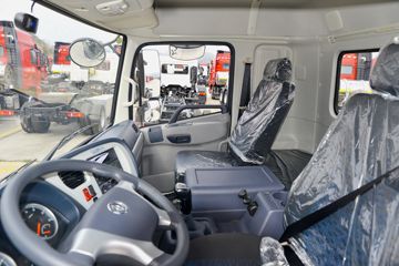 �������ó� ���VR 210���� 4X2 6.2����ʽ�ػ���ͼƬ