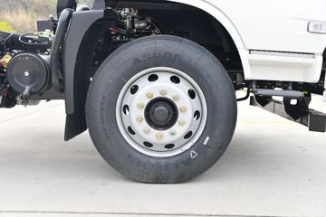 �������ó� ���VR 210���� 4X2 6.2����ʽ�ػ���ͼƬ