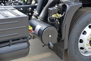 �������ó� ���VR 210���� 4X2 6.2����ʽ�ػ���ͼƬ