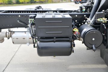 �������ó� ���VR 210���� 4X2 6.2����ʽ�ػ���ͼƬ