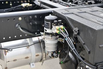 �������ó� ���VR 210���� 4X2 6.2����ʽ�ػ���ͼƬ