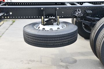 �������ó� ���VR 210���� 4X2 6.2����ʽ�ػ���ͼƬ