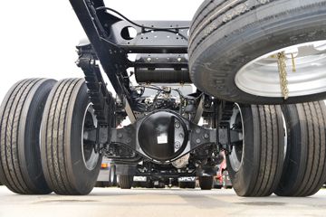 �������ó� ���VR 210���� 4X2 6.2����ʽ�ػ���ͼƬ