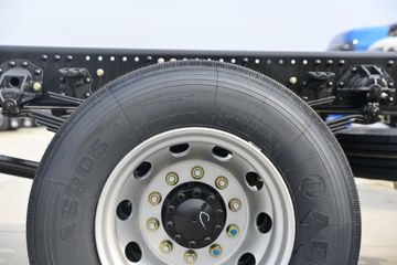 �������ó� ���VR 210���� 4X2 6.2����ʽ�ػ���ͼƬ