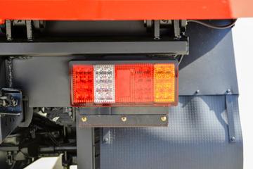 ����ʮͨ T3���� 180���� 4X2 4����ж��ͼƬ