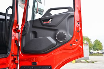 �������ó� ����KL�ؿ� 530���� 6X4 LNGǣ����(Һ��)(DFH4250D13)ͼƬ