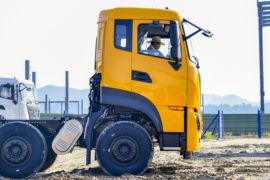 东风天龙KL&nbsp;洒水车/喷洒车外观图片