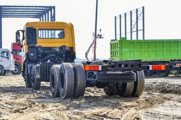 东风天龙KL&nbsp;洒水车/喷洒车外观图片