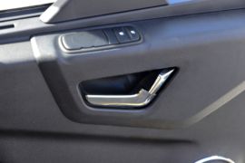 东风天龙KL&nbsp;洒水车/喷洒车驾驶室图片