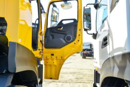 东风天龙KL&nbsp;洒水车/喷洒车驾驶室图片