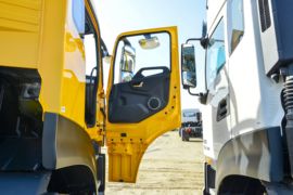 东风天龙KL&nbsp;洒水车/喷洒车驾驶室图片