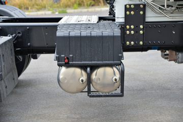 �������ó� �����콢KX ���߰� 580���� 6X4 LNG�Զ���ǣ����(Һ��)(DFH4250C17)ͼƬ