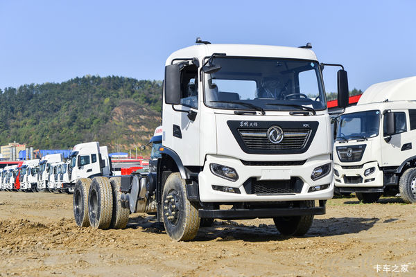 东风商用车 天锦KR 300马力 6X4 绿化喷洒车(EQ5252GPSSDF6)