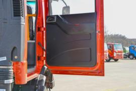 三环十通底盘&nbsp;消防车驾驶室图片