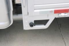 蓝擎汽车 凌R 高配版 1.6L 122马力 汽油 2.7米双排栏板微卡(YTQ1031PHQ332)