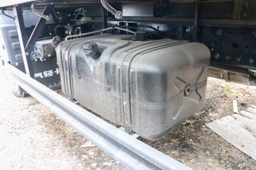 Ծ�� ��ԽC300 155���� 4.2�׵��������Ῠ(SH1043ZFDCWZ5)ͼƬ