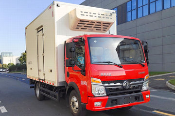 东风 多利卡D6-M 152马力 4X2 4.1米冷藏车
