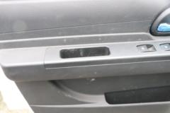 欧铃汽车 锋锐F3 经典版 1.6L 122马力 汽油 2.56米双排栏板微卡(ZB1030DSD7LA)