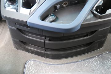 ���� ŷ������ �Ϸ��� 580���� 6X4 LNG�Զ���ǣ����(Һ��)(BJ4259L6DLL-05)ͼƬ