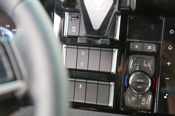 ���� ŷ������ �Ϸ��� 580���� 6X4 LNG�Զ���ǣ����(Һ��)(BJ4259L6DLL-05)ͼƬ