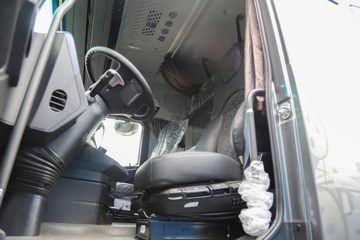 ���� ŷ������ �Ϸ��� 580���� 6X4 LNG�Զ���ǣ����(Һ��)(BJ4259L6DLL-05)ͼƬ